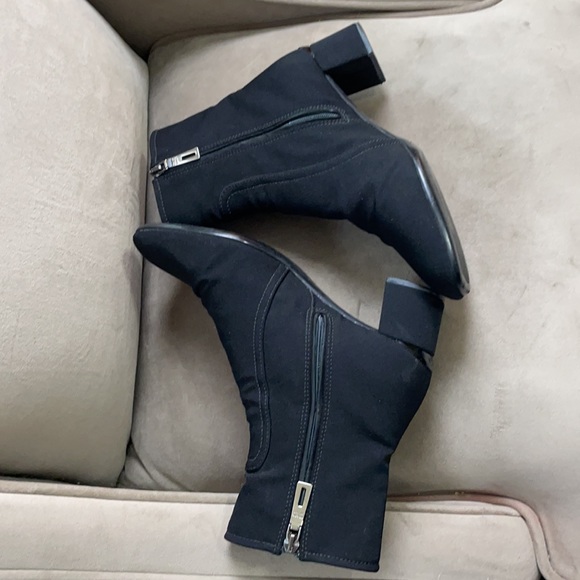 PRADA - Picture 9 of 15